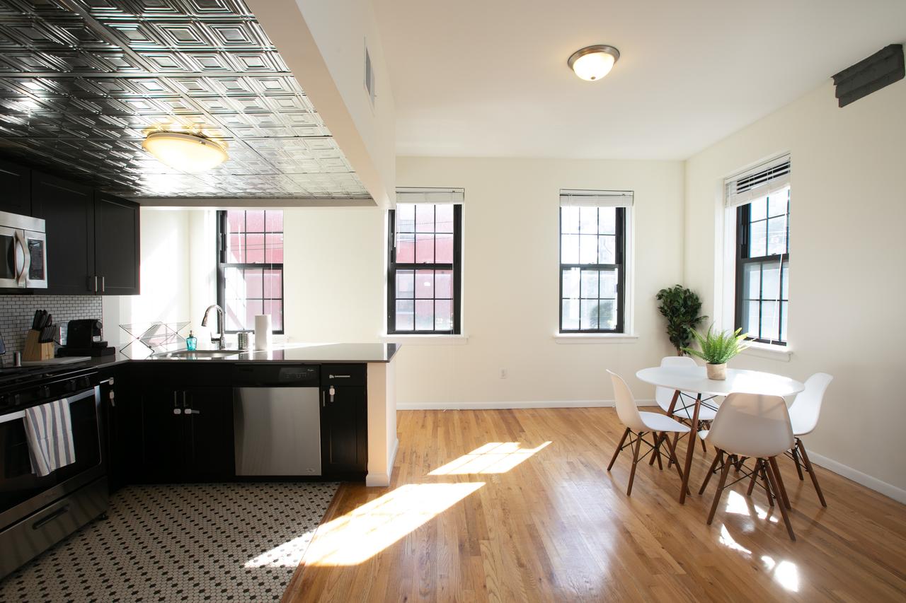 Modern 2 BR Duplex With Easy Access To Manhattan - thumb 5
