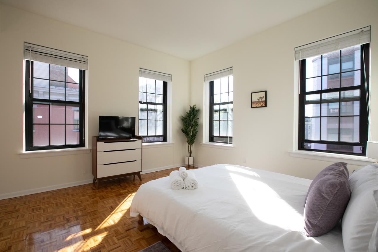 Modern 2 BR Duplex With Easy Access To Manhattan - thumb 14