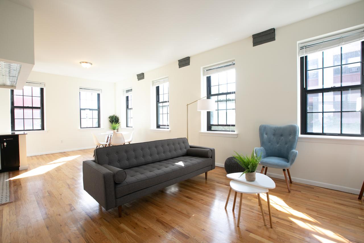 Modern 2 BR Duplex With Easy Access To Manhattan - thumb 0