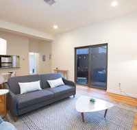 Spacious 1 Bedroom in Historic Complex with Patio 20 min to NYC - Accommodation Los Angeles