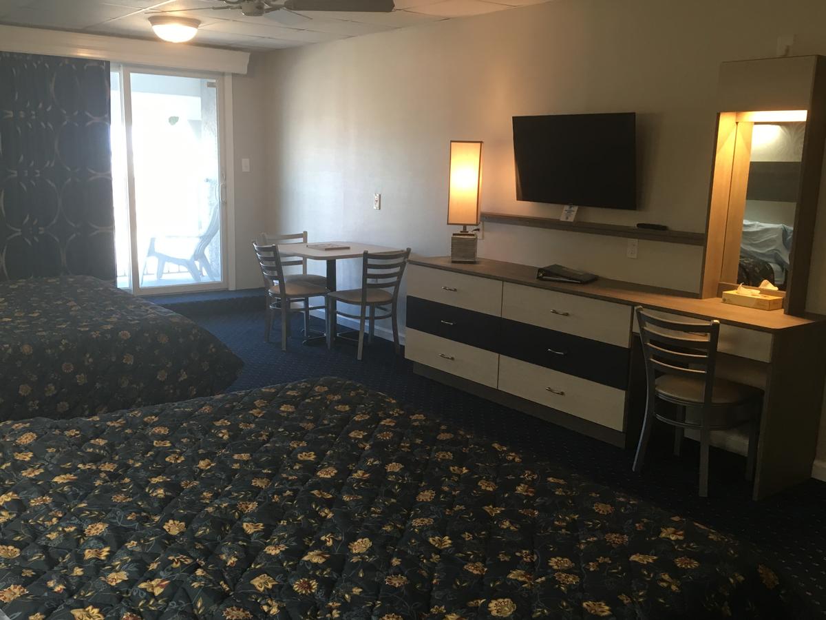 Adventurer Oceanfront Inn - thumb 17