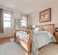 Large and Bright One Bedroom 17 MINS to Times SQ - Accommodation Los Angeles