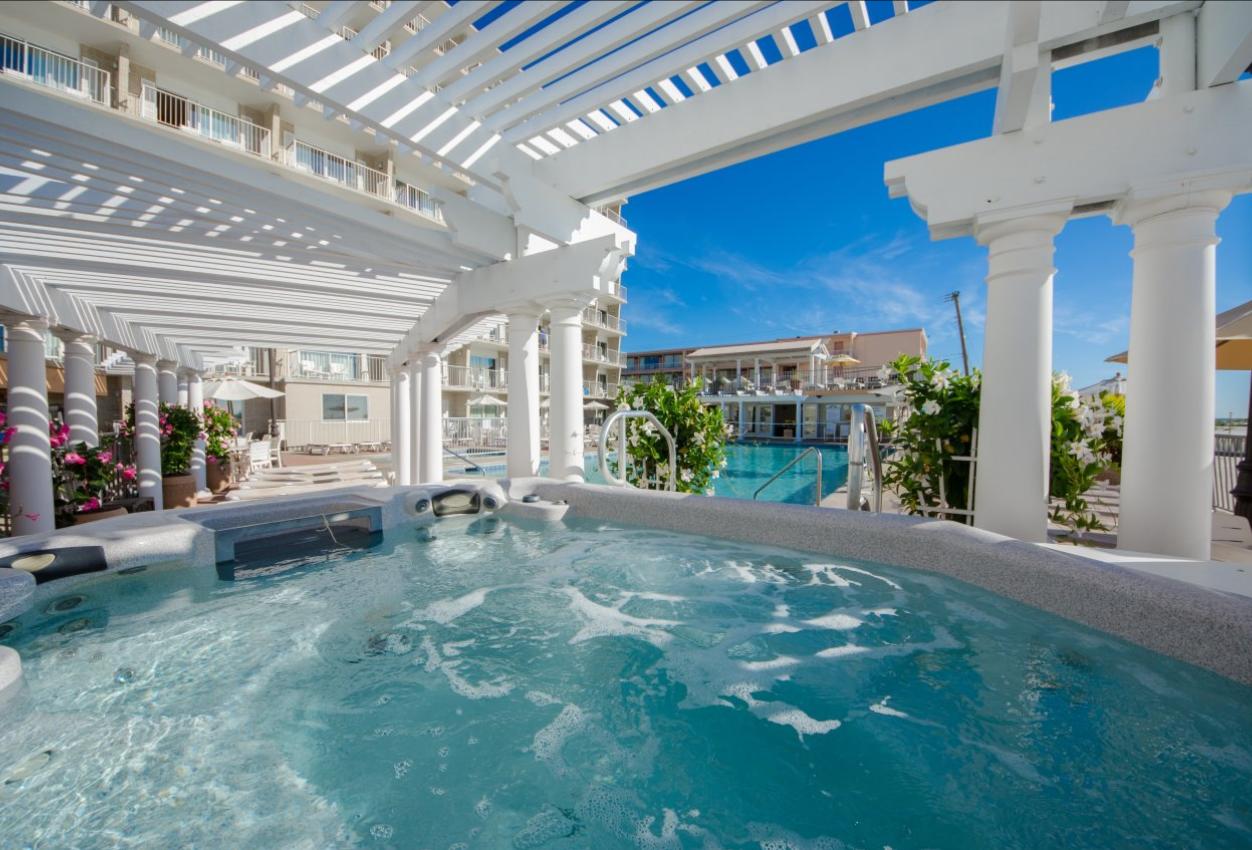 Reges Oceanfront Resort - thumb 4