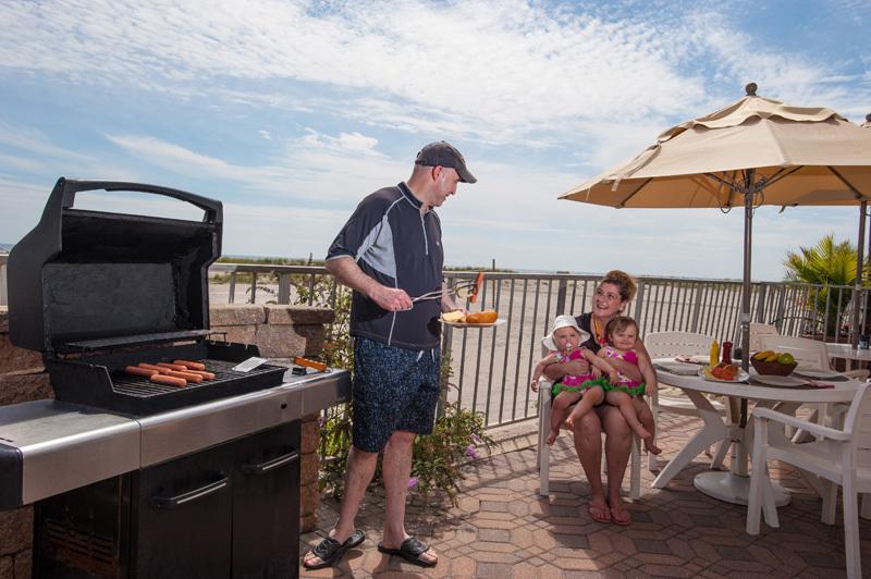 Reges Oceanfront Resort - thumb 8