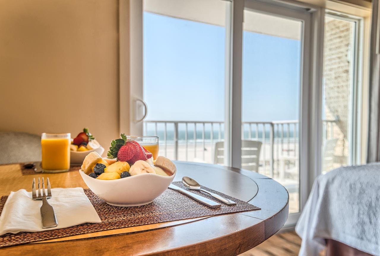 Reges Oceanfront Resort - thumb 11