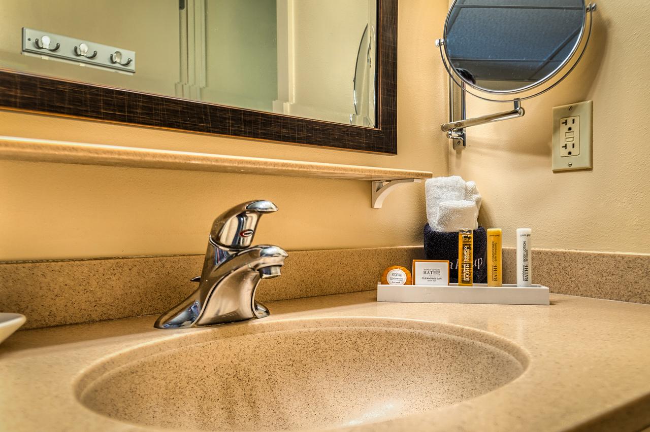 Reges Oceanfront Resort - thumb 23