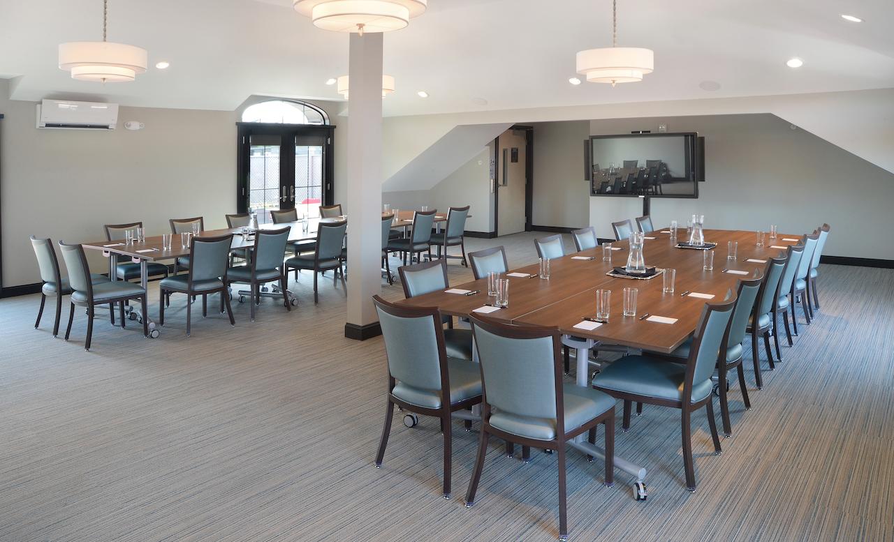 Pavilion Grand Hotel - thumb 35