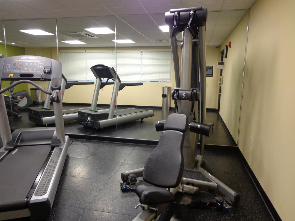 Country Inn & Suites By Radisson, Buffalo South I-90, NY - thumb 16