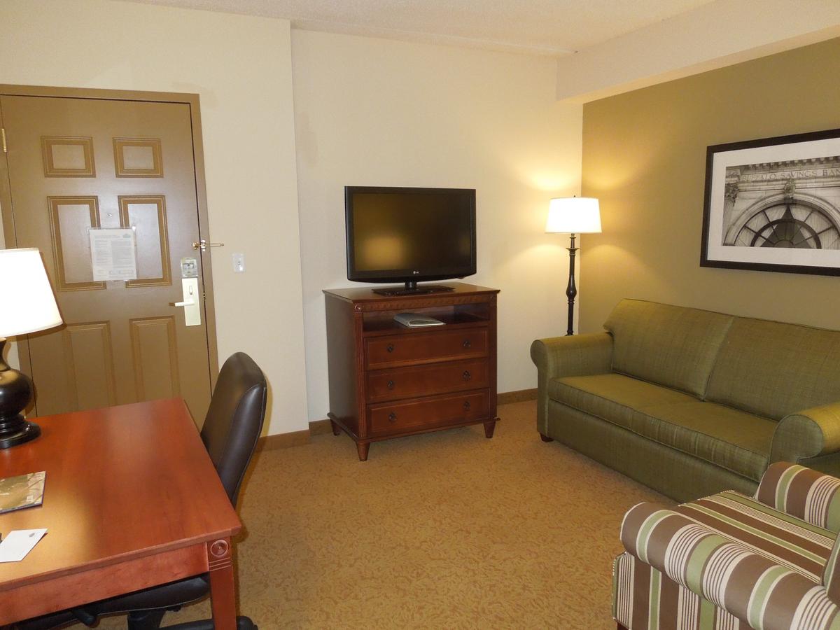 Country Inn & Suites By Radisson, Buffalo South I-90, NY - thumb 25