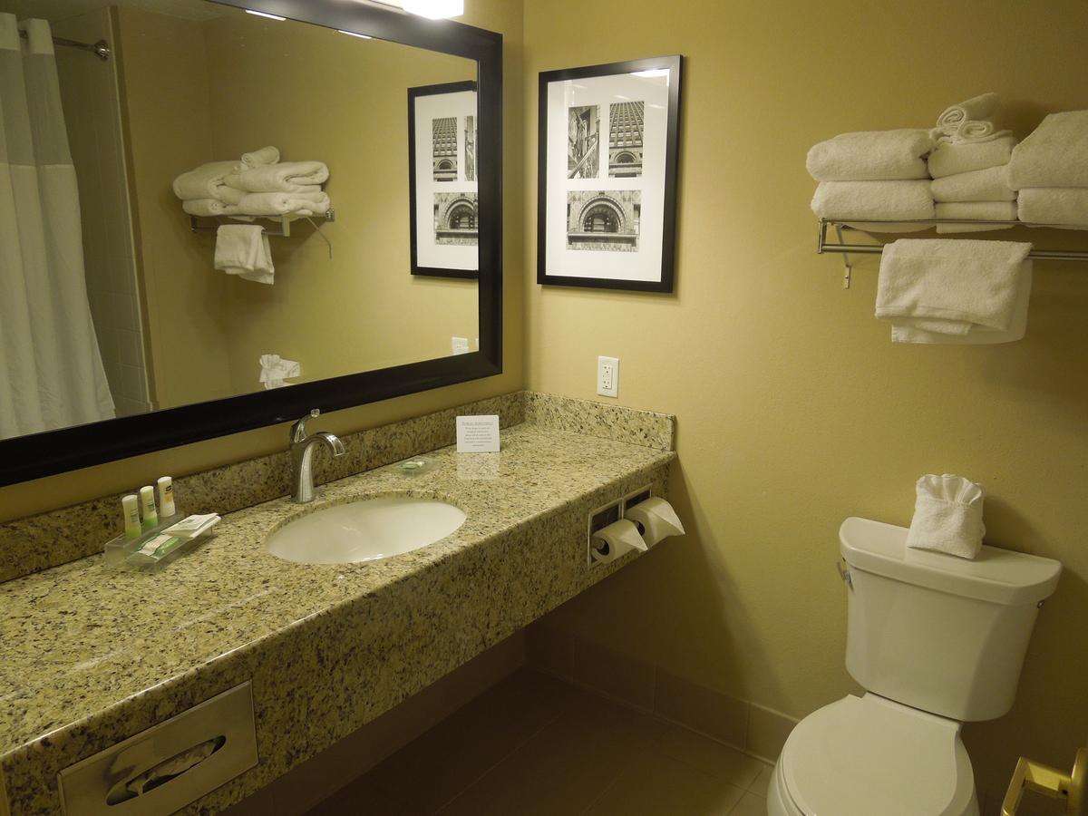 Country Inn & Suites By Radisson, Buffalo South I-90, NY - thumb 20