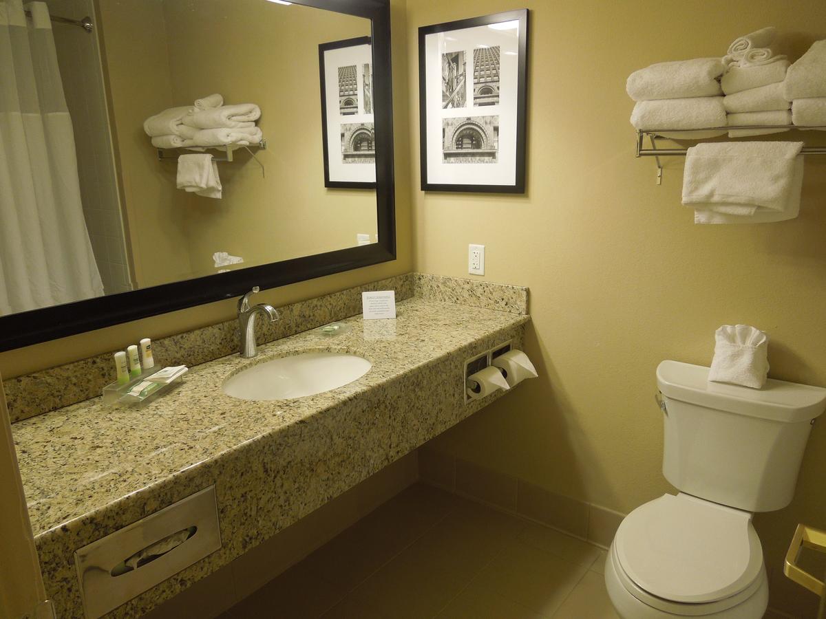 Country Inn & Suites By Radisson, Buffalo South I-90, NY - thumb 22