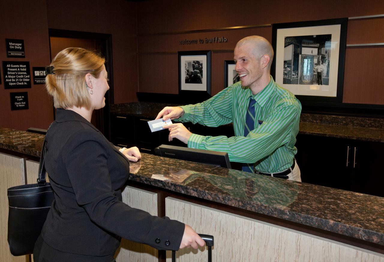 Hampton Inn & Suites Buffalo/Downtown - thumb 1