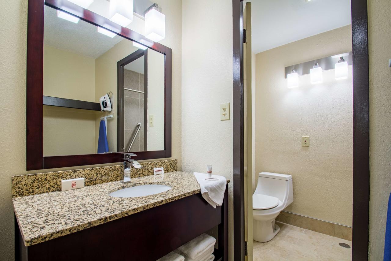 Red Roof Inn Batavia - thumb 27