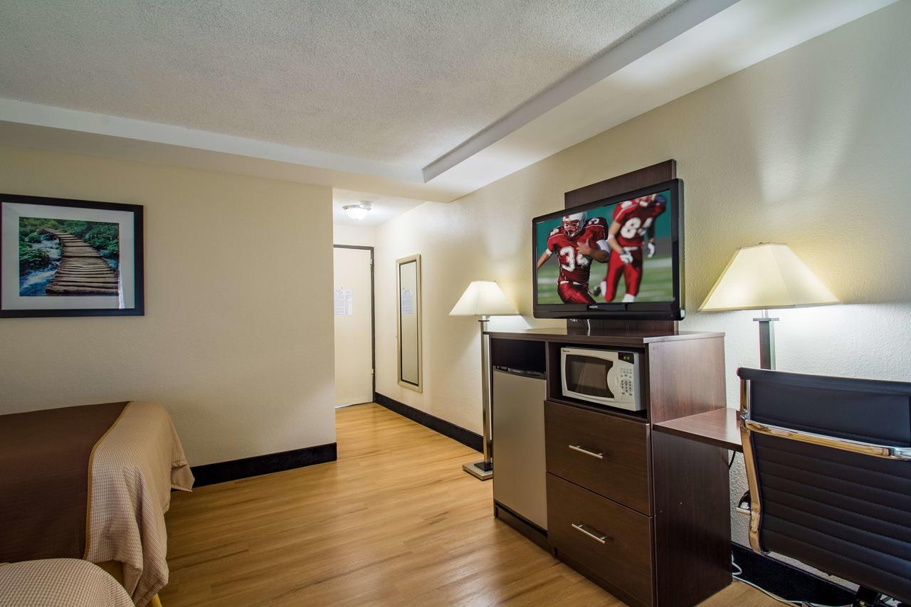 Red Roof Inn Batavia - thumb 7