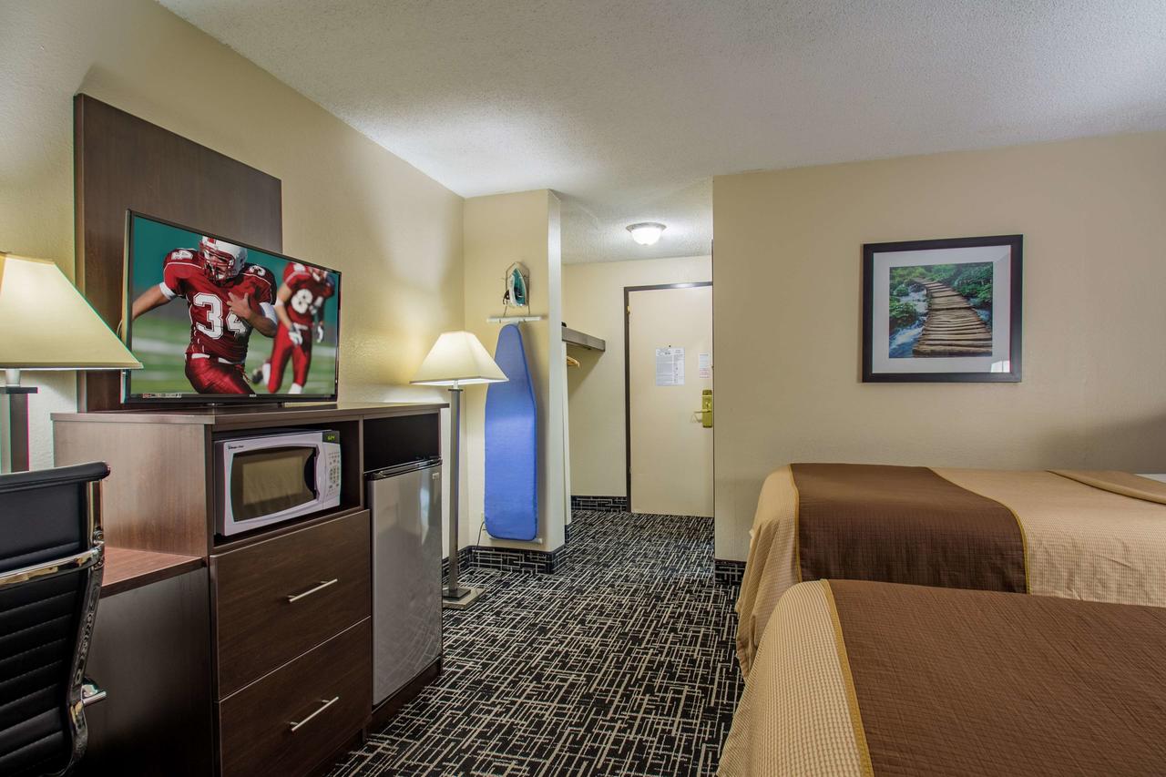 Red Roof Inn Batavia - thumb 28