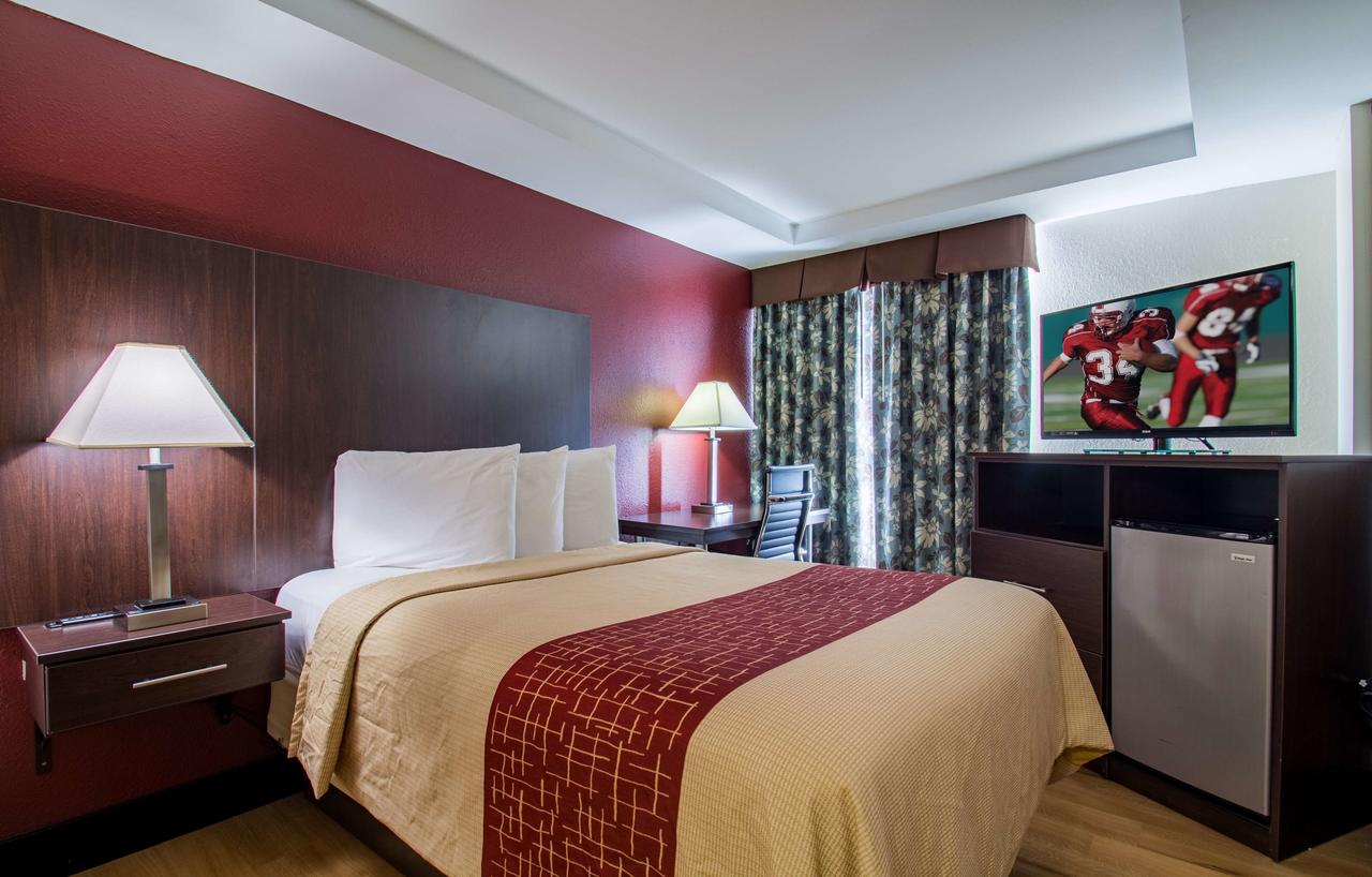 Red Roof Inn Batavia - thumb 17