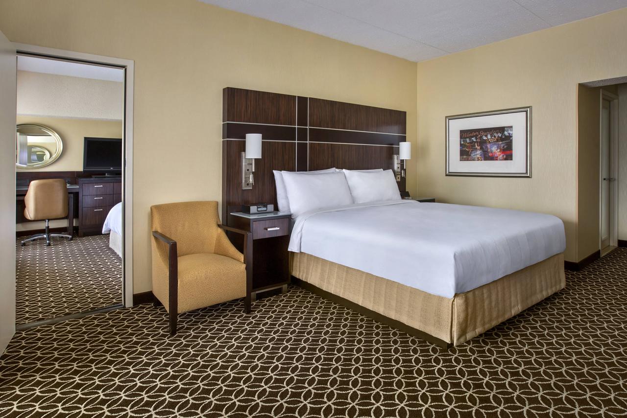 New York Marriott Marquis - thumb 10