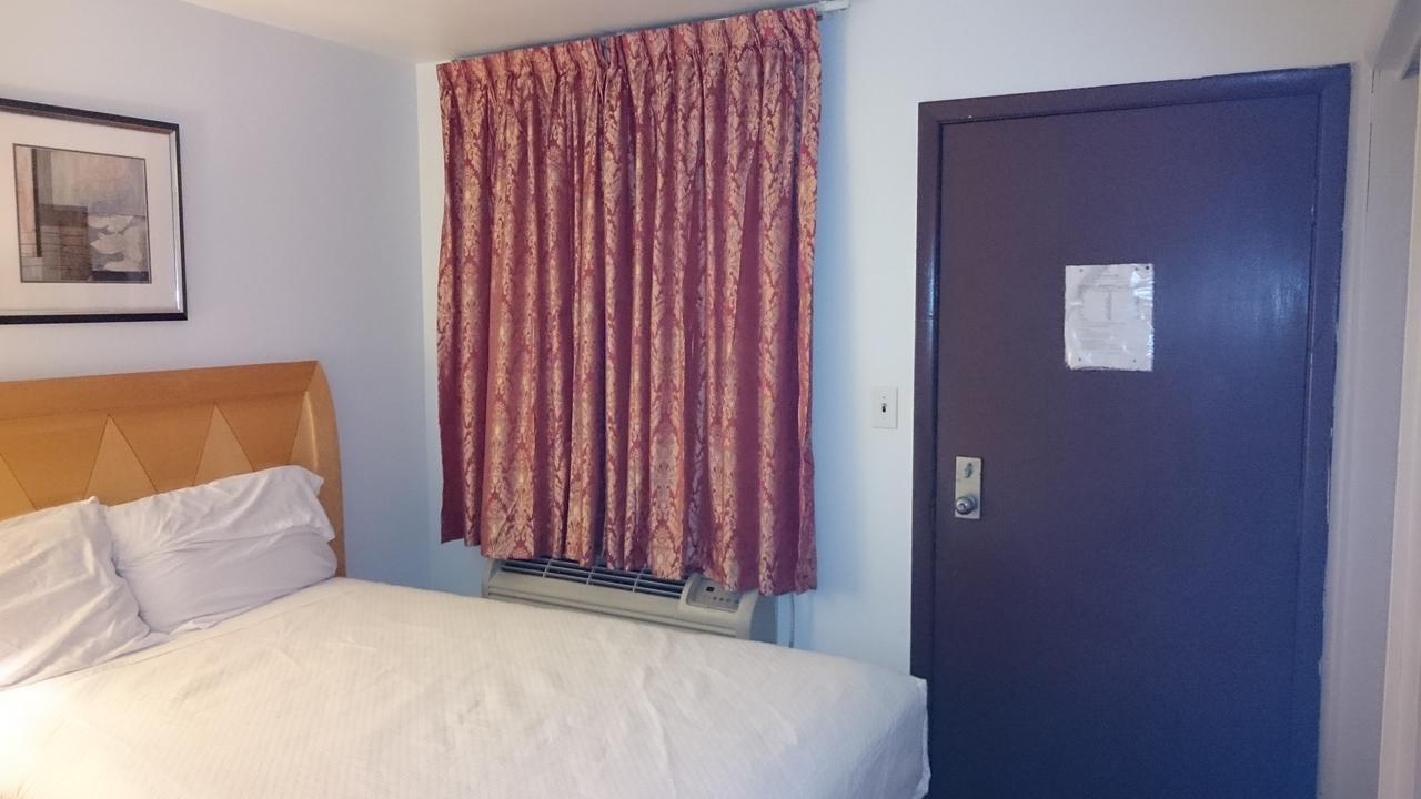 Greenview Inn Riverhead - thumb 18
