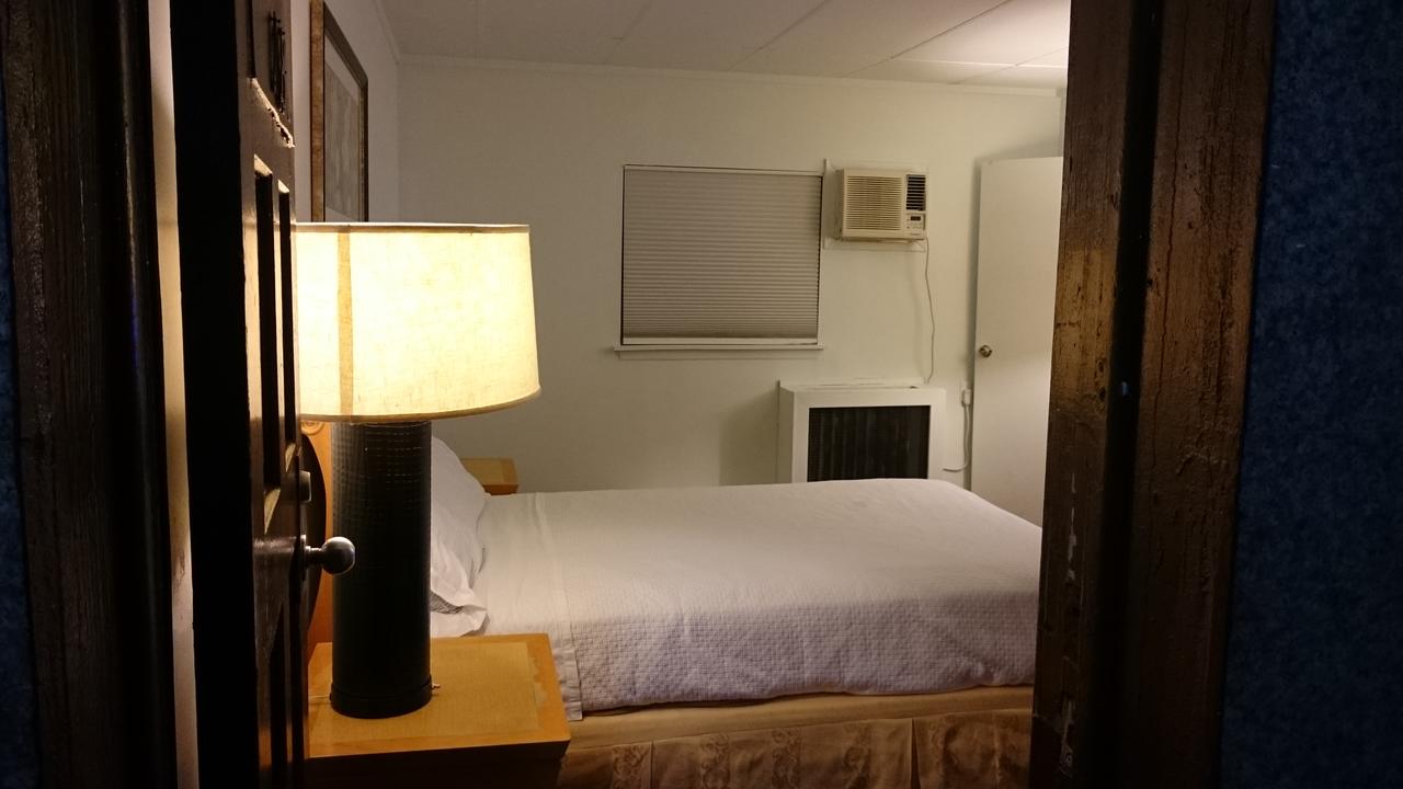 Greenview Inn Riverhead - thumb 30