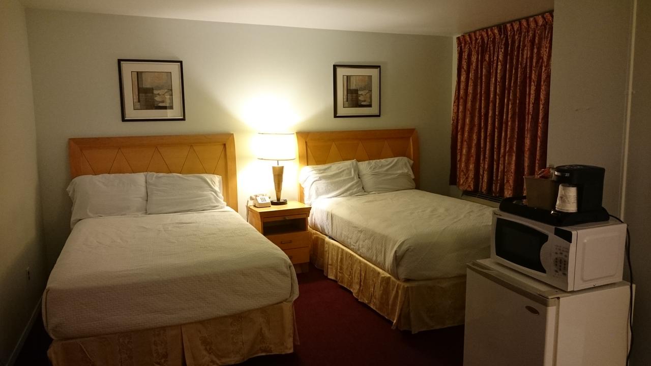 Greenview Inn Riverhead - thumb 17