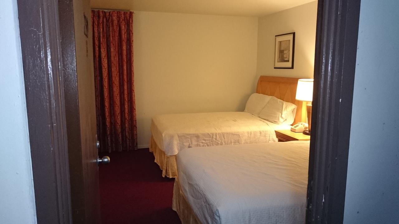 Greenview Inn Riverhead - thumb 20