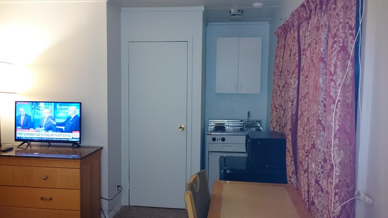 Greenview Inn Riverhead - thumb 28