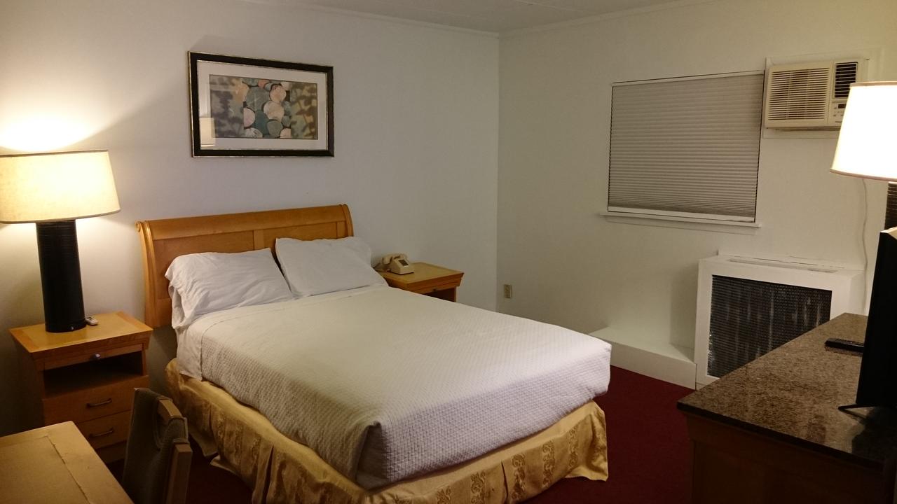 Greenview Inn Riverhead - thumb 27