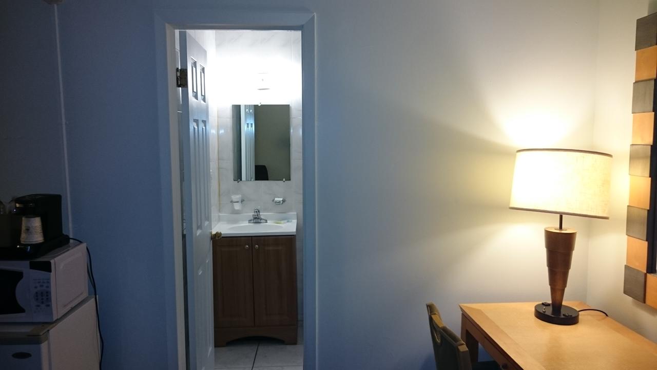 Greenview Inn Riverhead - thumb 13