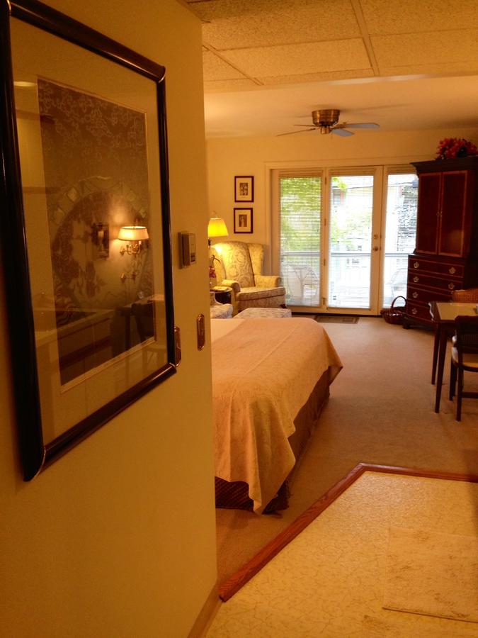 Waterford Suite 216 - thumb 12