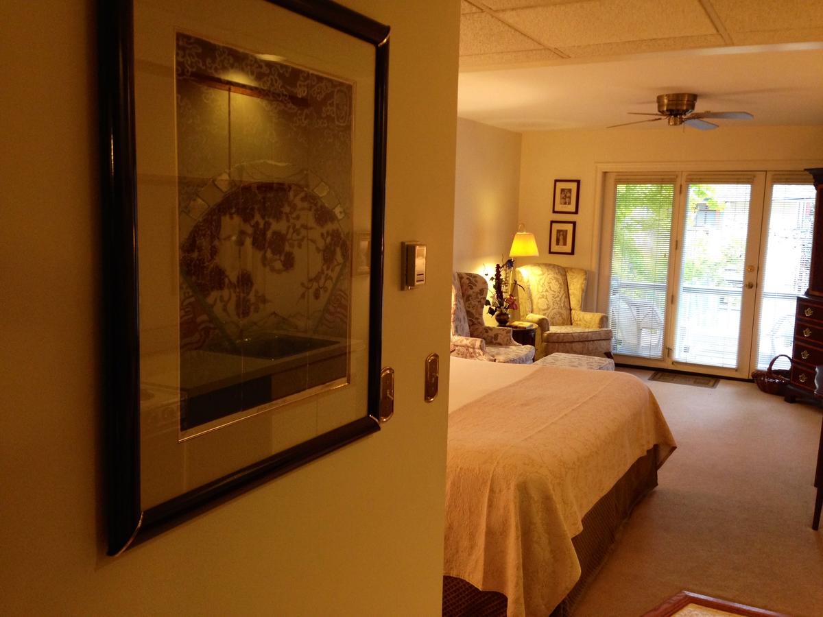 Waterford Suite 216 - thumb 2