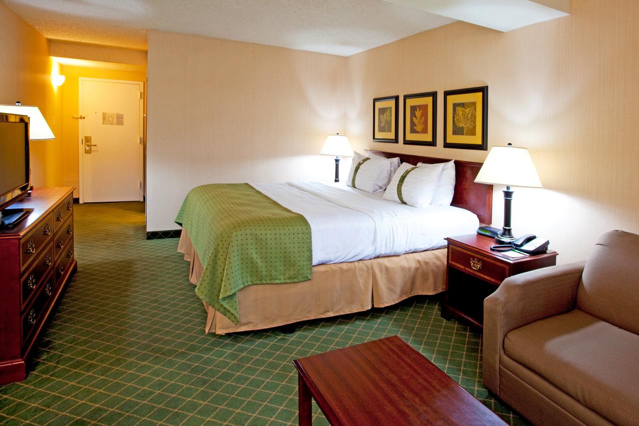 Holiday Inn Buffalo International Airport - thumb 13