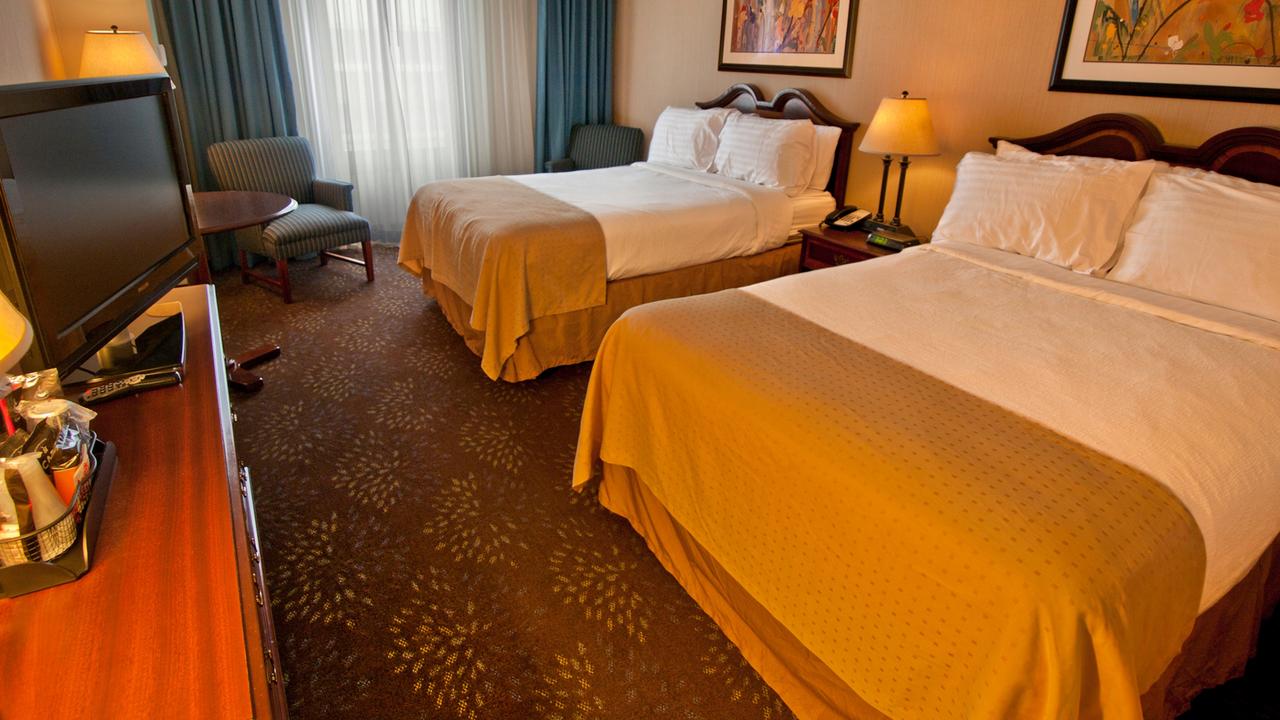 Holiday Inn Buffalo International Airport - thumb 2
