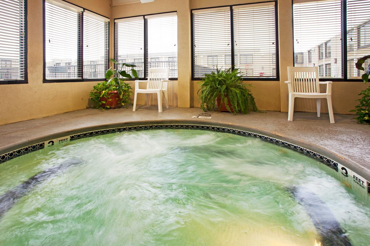 Holiday Inn Buffalo International Airport - thumb 26