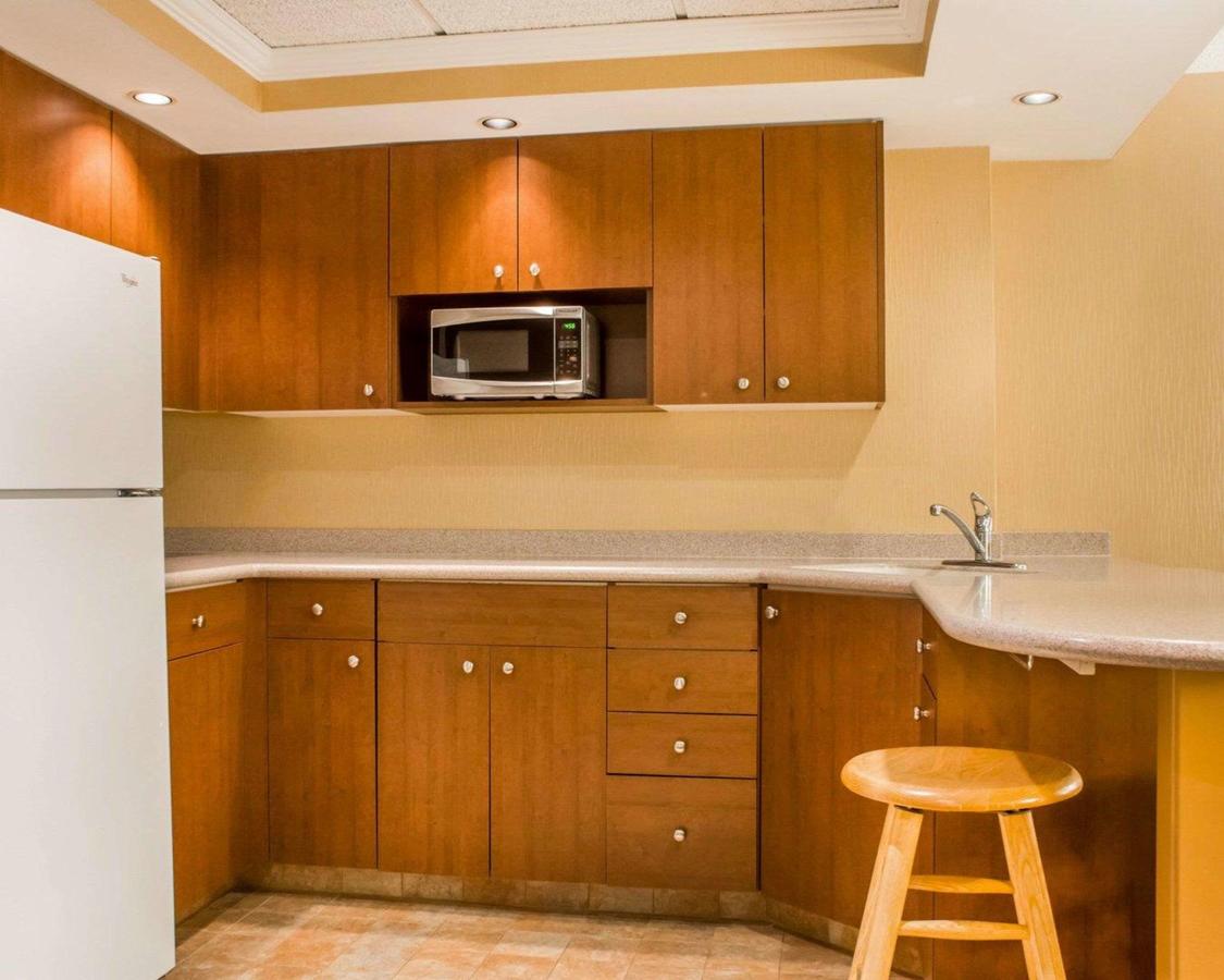 Quality Inn & Suites Riverfront Oswego - thumb 3