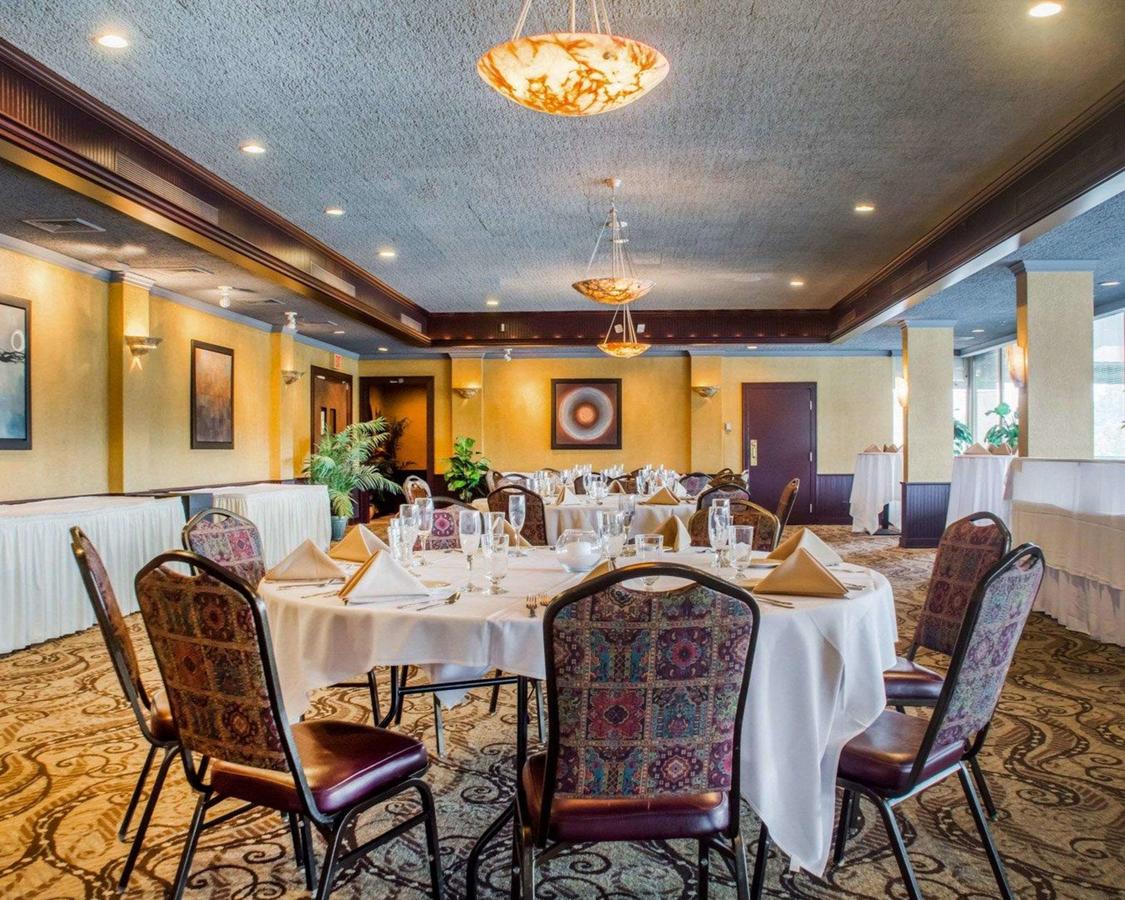 Quality Inn & Suites Riverfront Oswego - thumb 10