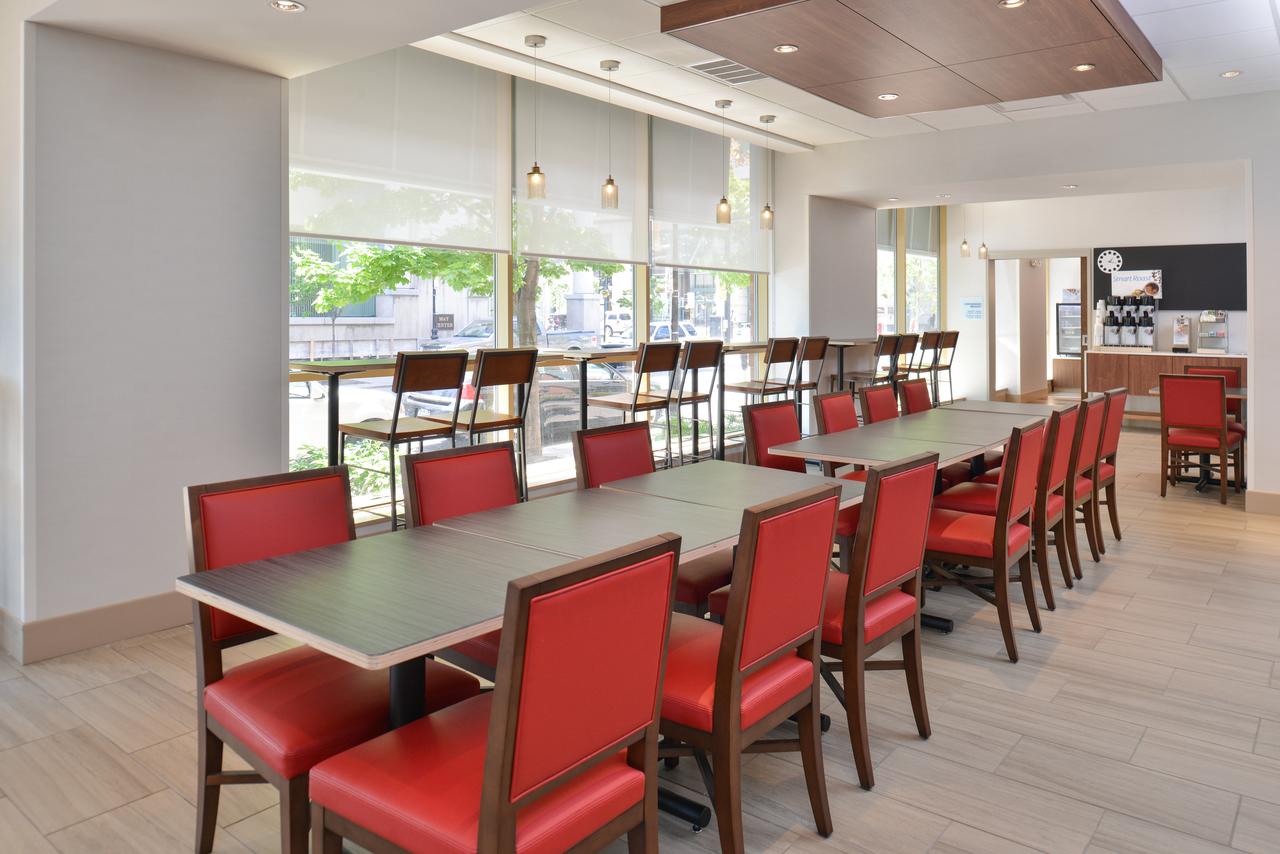 Holiday Inn Express & Suites Buffalo Downtown - thumb 6