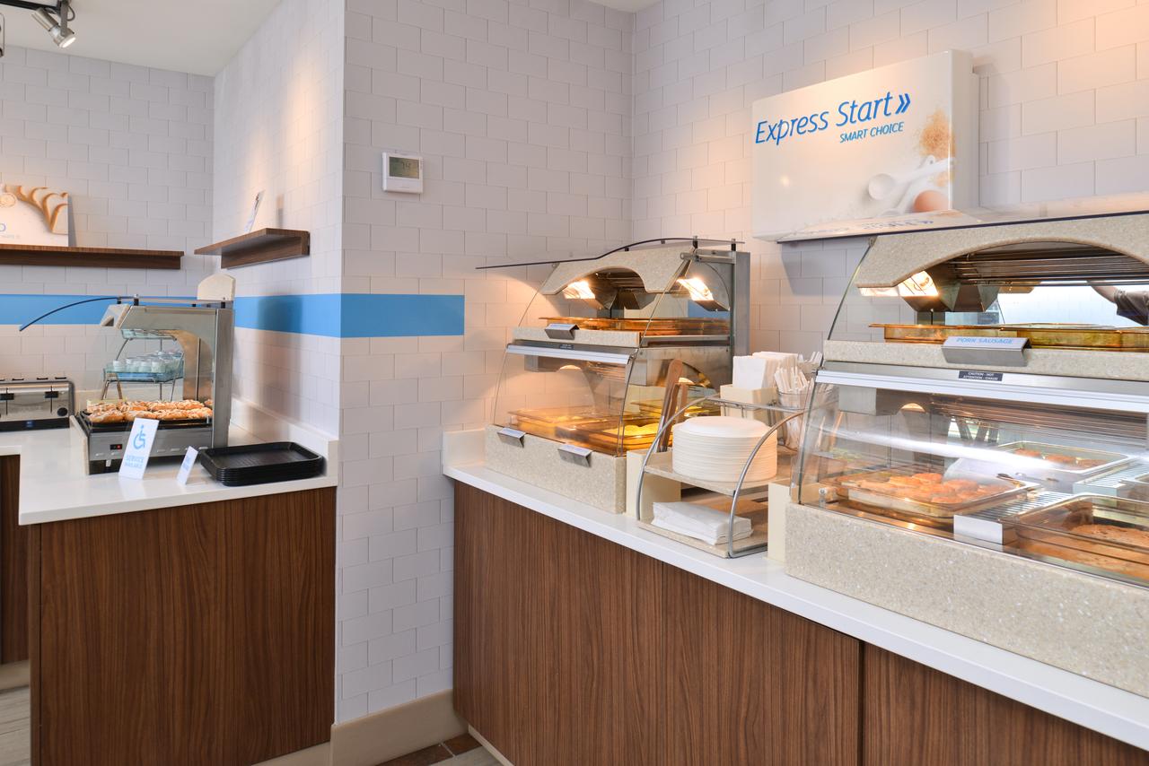 Holiday Inn Express & Suites Buffalo Downtown - thumb 27