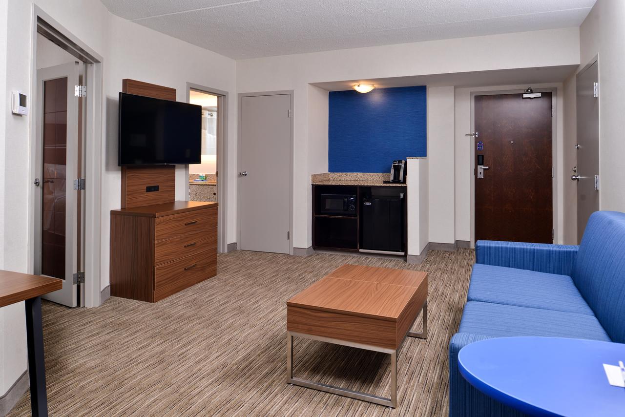 Holiday Inn Express & Suites Buffalo Downtown - thumb 5
