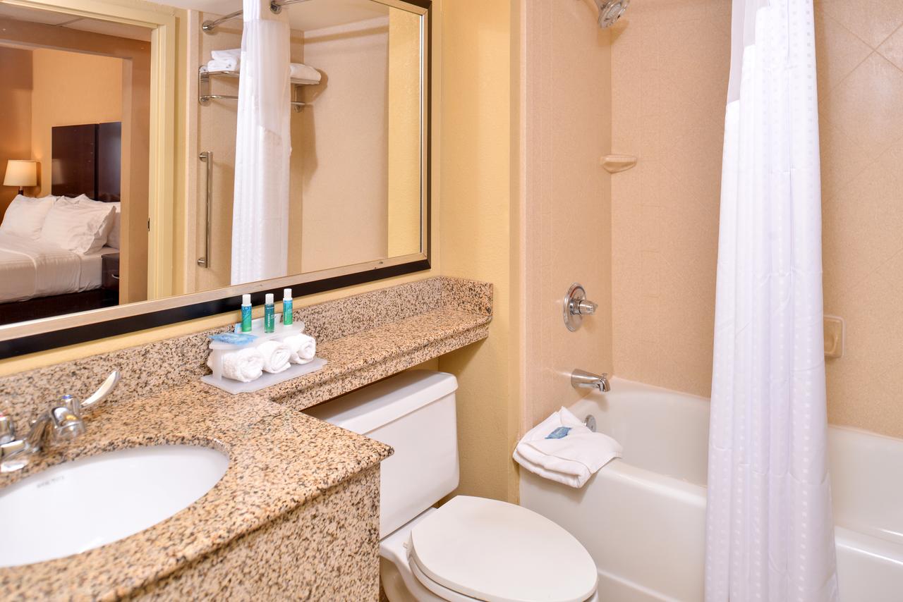 Holiday Inn Express & Suites Buffalo Downtown - thumb 20