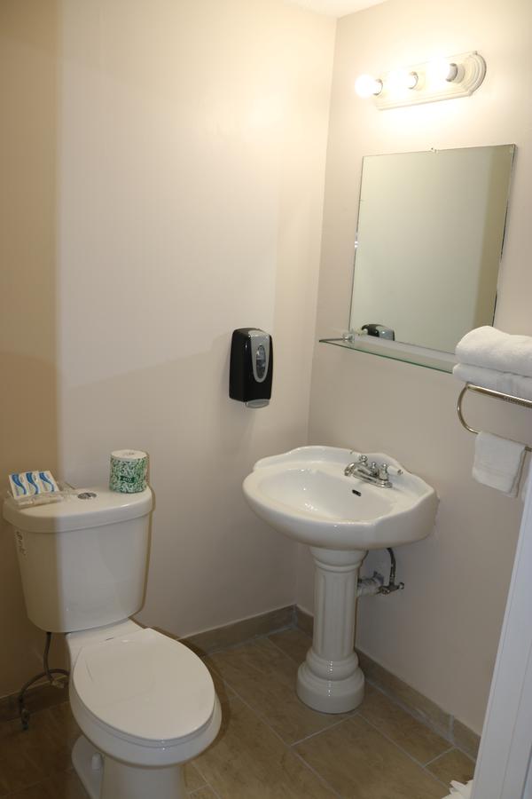 Budget Host Inn Niagara Falls - thumb 30