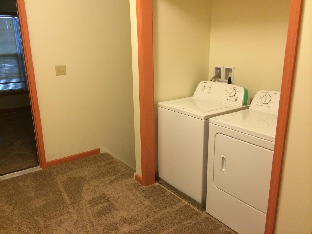 Stay Inn And Suites - thumb 9