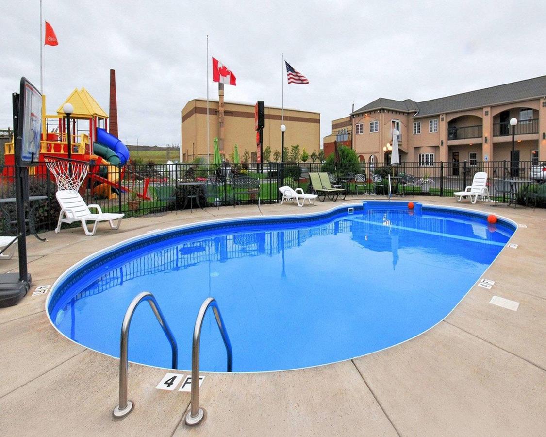 Econo Lodge At The Falls North - thumb 22