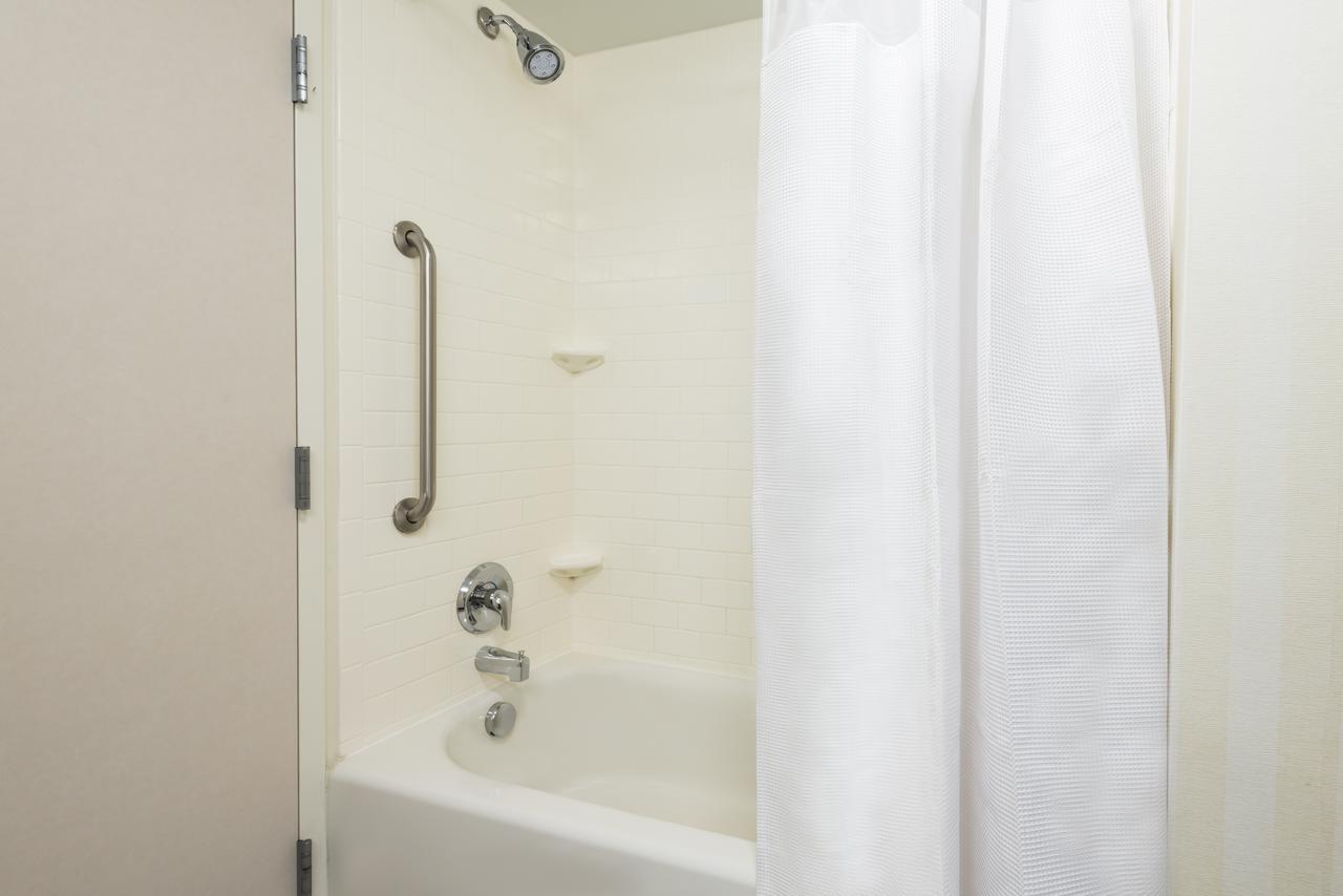 Fairfield Inn & Suites â€“ Buffalo Airport - thumb 23