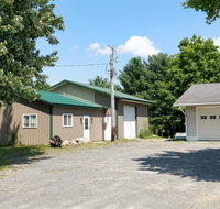 Becker's Private Studio 2 Queen Beds 1 Futon with a Great Back Yard - Accommodation Los Angeles