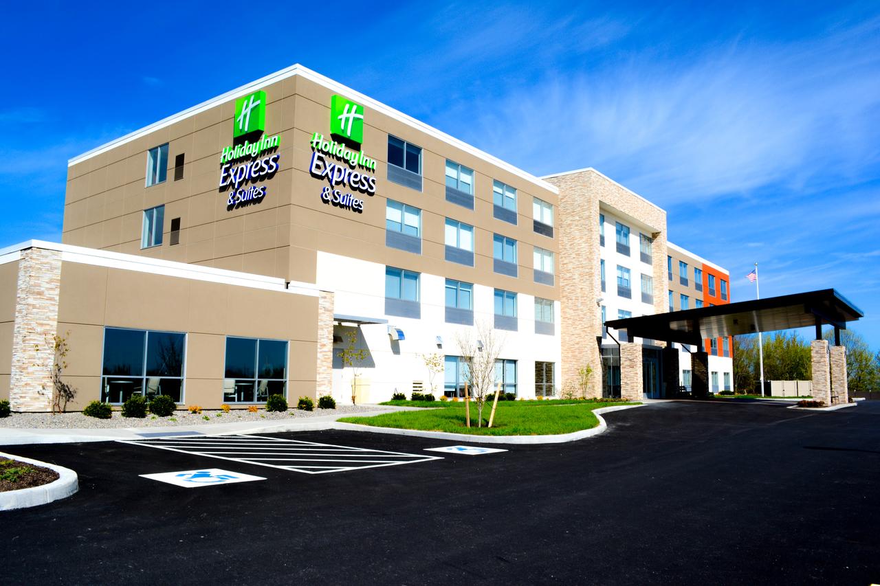 Holiday Inn Express & Suites Oswego - thumb 0