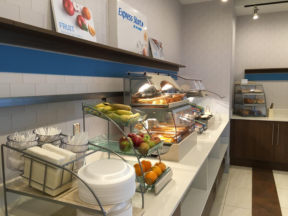 Holiday Inn Express & Suites Oswego - thumb 1