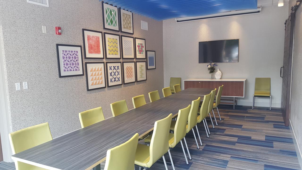 Holiday Inn Express & Suites Oswego - thumb 29