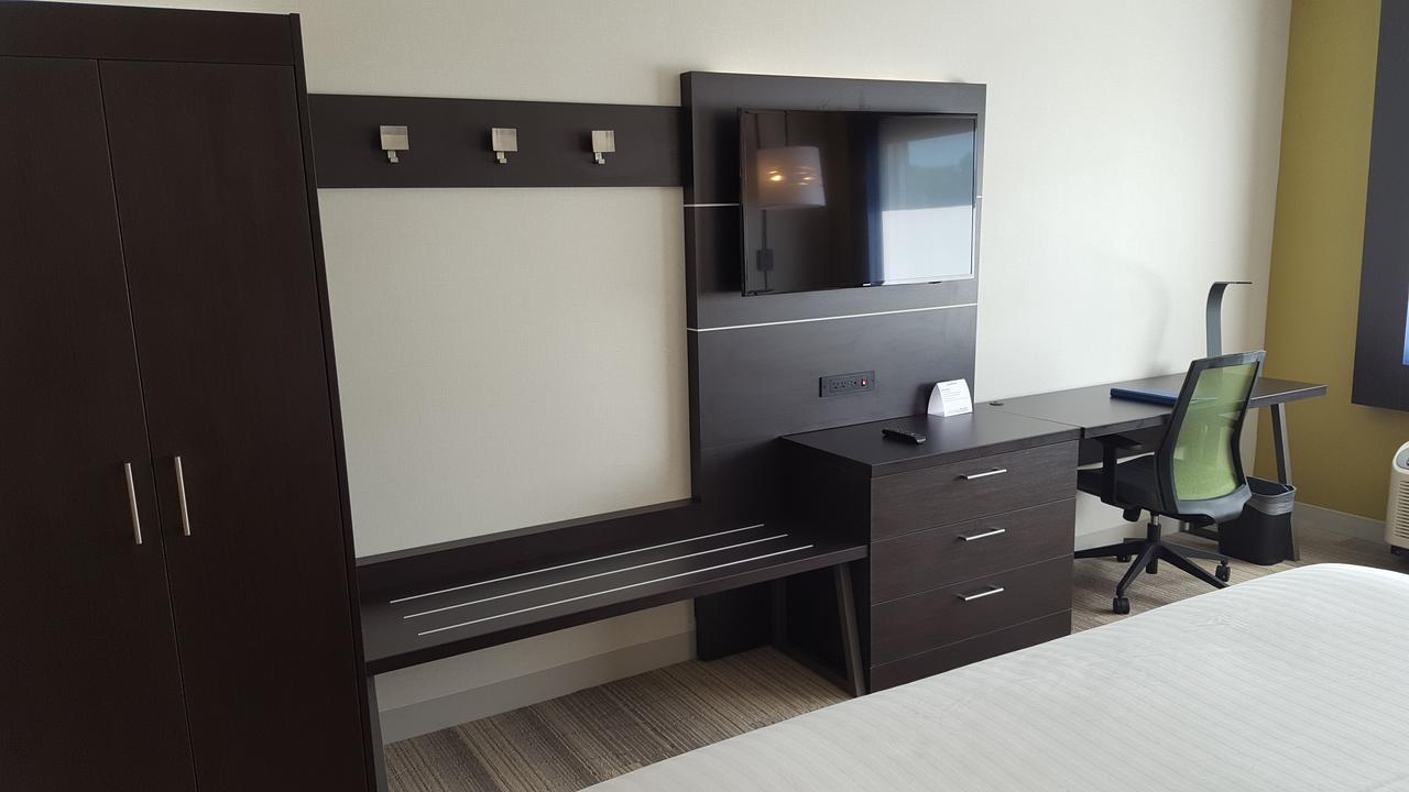Holiday Inn Express & Suites Oswego - thumb 23