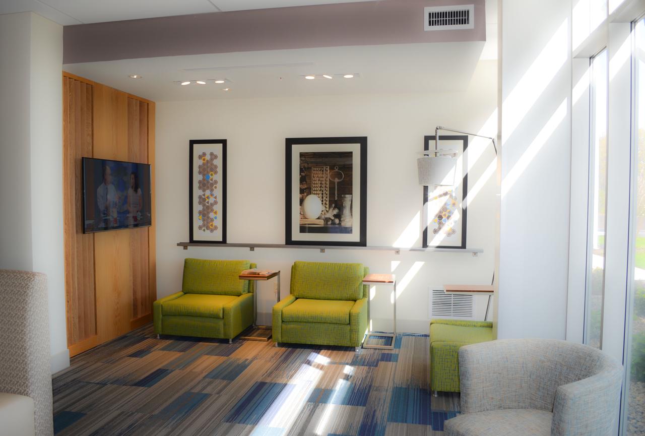 Holiday Inn Express & Suites Oswego - thumb 11