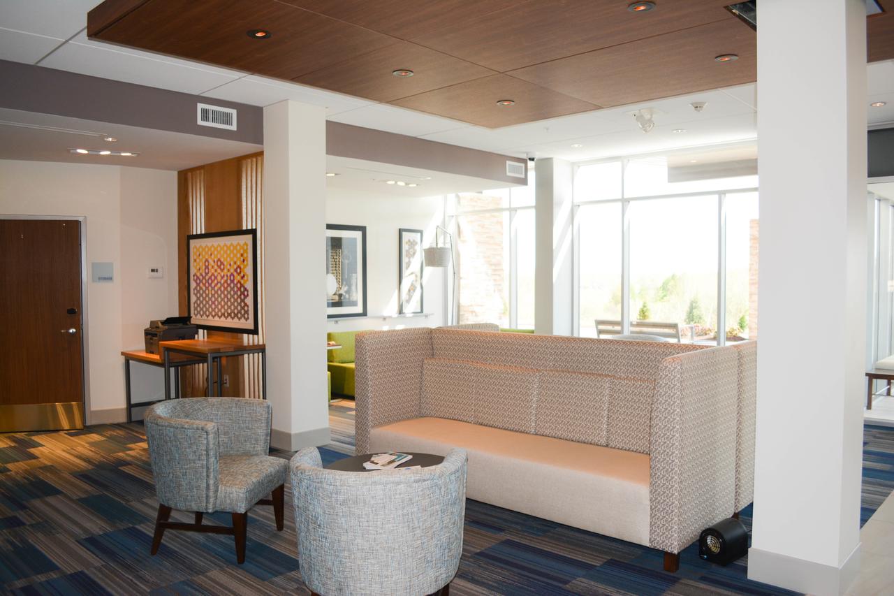 Holiday Inn Express & Suites Oswego - thumb 10